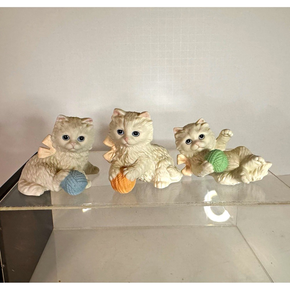 Homco Lot of 3 White Kitten Cat Porcelain Figurines w/ Yarn Balls & Bow